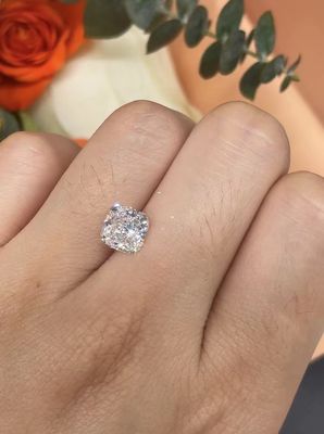 Лаборатория формы подушки Белые бриллианты Большой размер 4ct+ E Цвет VS1 Прозрачность Сертификат IGI