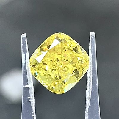 0.55ct Лабораторная работа Желтый бриллианты Квадратная подушка Форма утонченная Яркий желтый Сертифицированный IGI