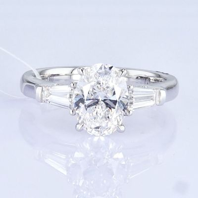 18k Белый Лабораторный бриллиантовый кольцо Три камня Дизайн 1ct+ D VVS2 Классический Дизайн Овальная форма