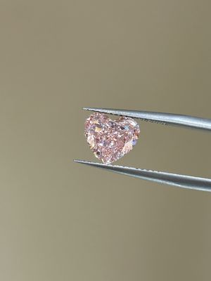 Изысканные интенсивно-розовые бриллианты лабораторного выращивания в форме сердца, сертифицированные IGI, розовые бриллианты